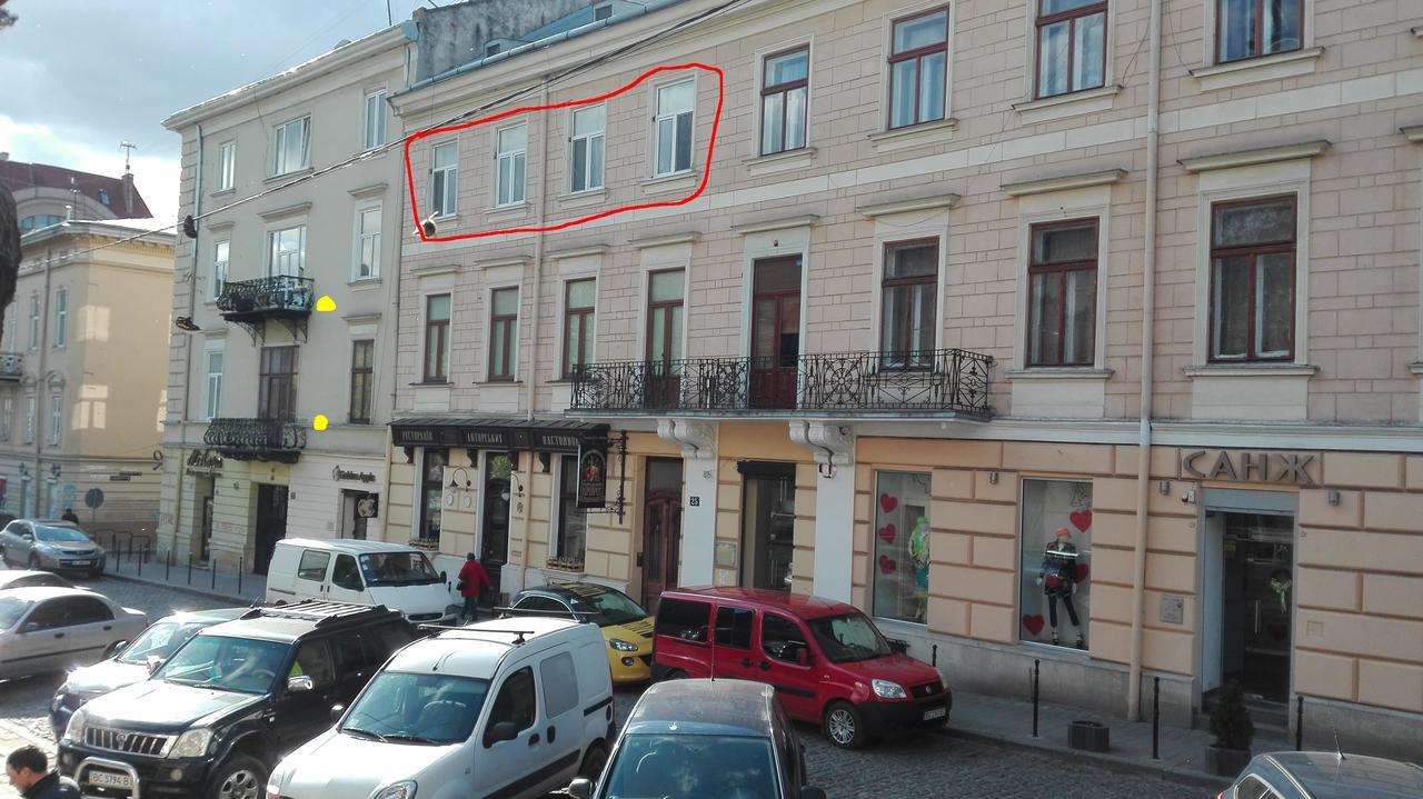 Apartments On Valova 25 Lviv Buitenkant foto